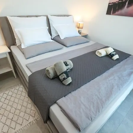 Gabi With Heated Pool * Božava