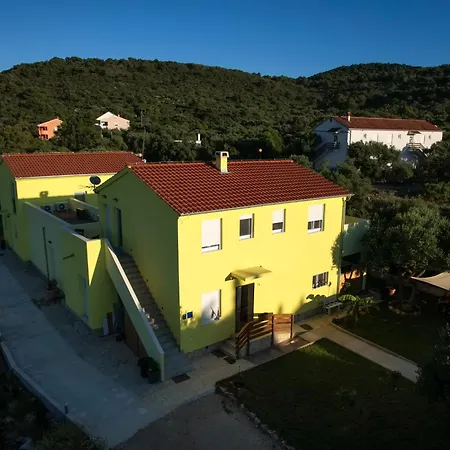 Casa vacanze Gabi With Heated Pool Božava