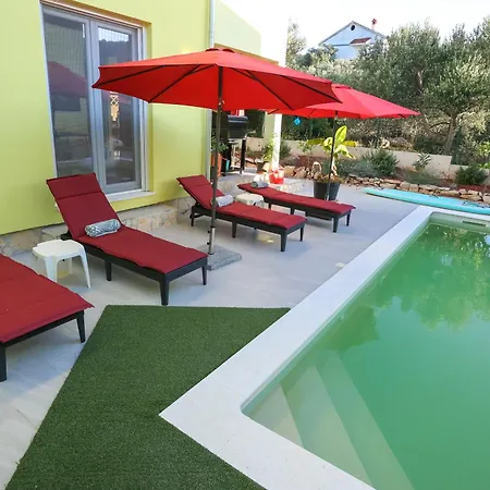 Casa vacanze Gabi With Heated Pool Božava