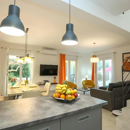 Nyaraló Gabi With Heated Pool *