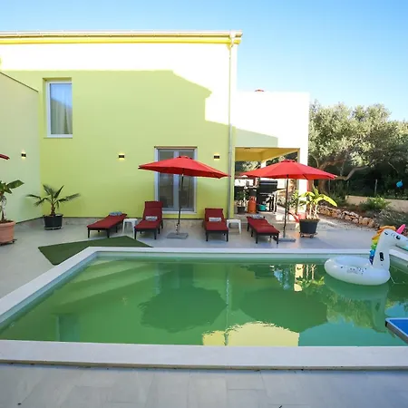 Nyaraló Gabi With Heated Pool *