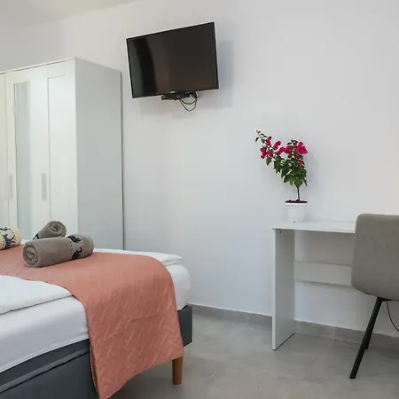 Nyaraló Gabi With Heated Pool