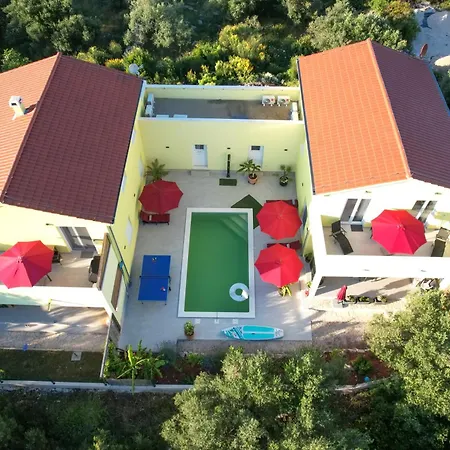 Gabi With Heated Pool * Božava