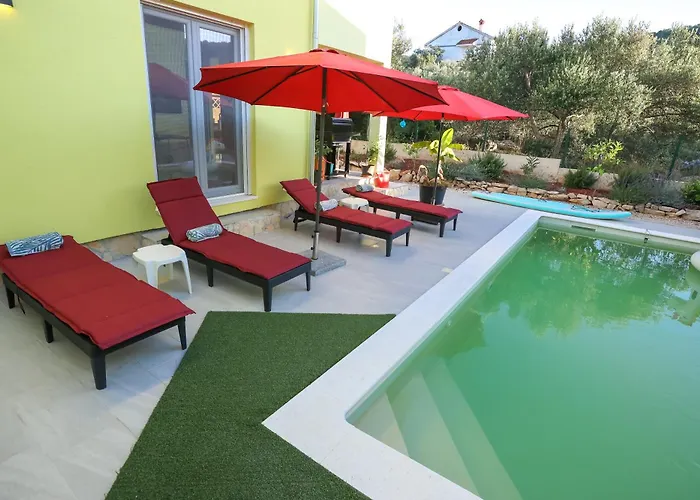 Casa vacanze Gabi With Heated Pool Božava