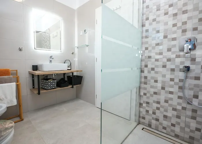 Gabi With Heated Pool * Božava