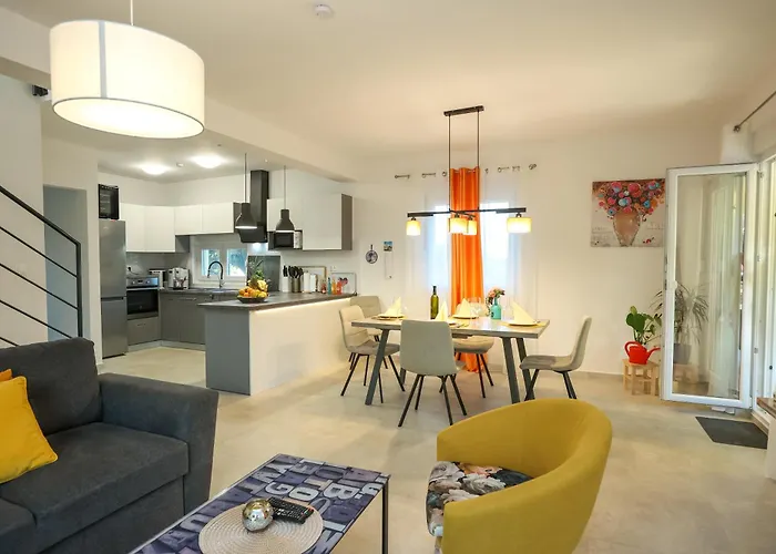 Gabi With Heated Pool *