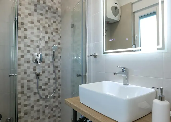 Gabi With Heated Pool Casa vacanze Božava