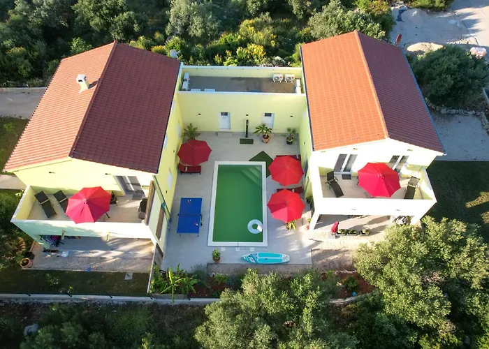 Gabi With Heated Pool * Božava