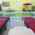 Gabi With Heated Pool *