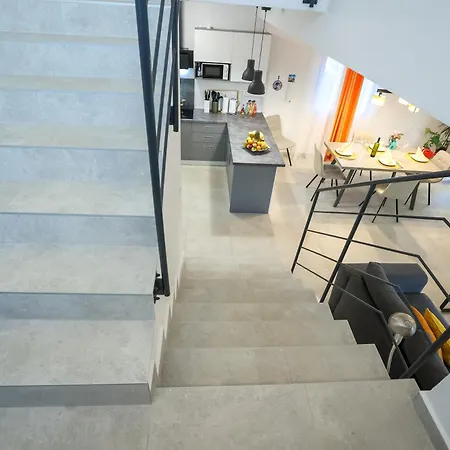 Gabi With Heated Pool 別荘