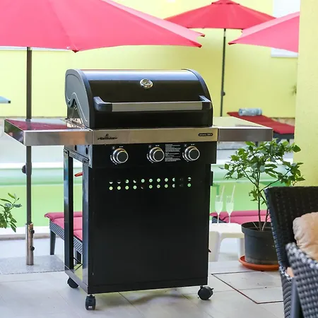 Gabi With Heated Pool 別荘 Božava