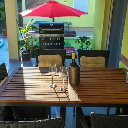 別荘 Gabi With Heated Pool *