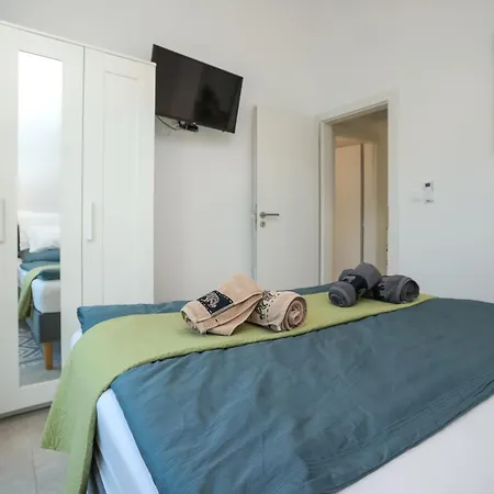 Gabi With Heated Pool