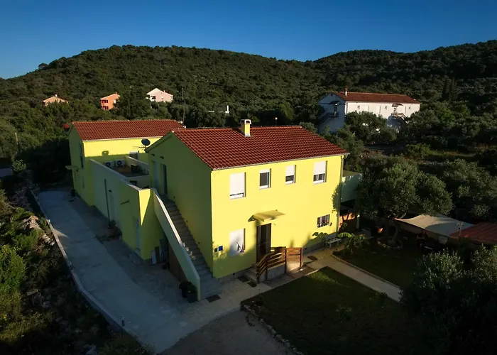 Tatil Evi Gabi With Heated Pool Božava