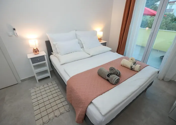 Gabi With Heated Pool Tatil Evi