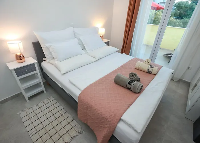 Gabi With Heated Pool Tatil Evi